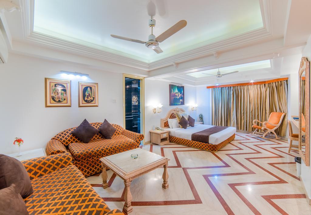 Hotel Hillock Маунт Абу Екстериор снимка