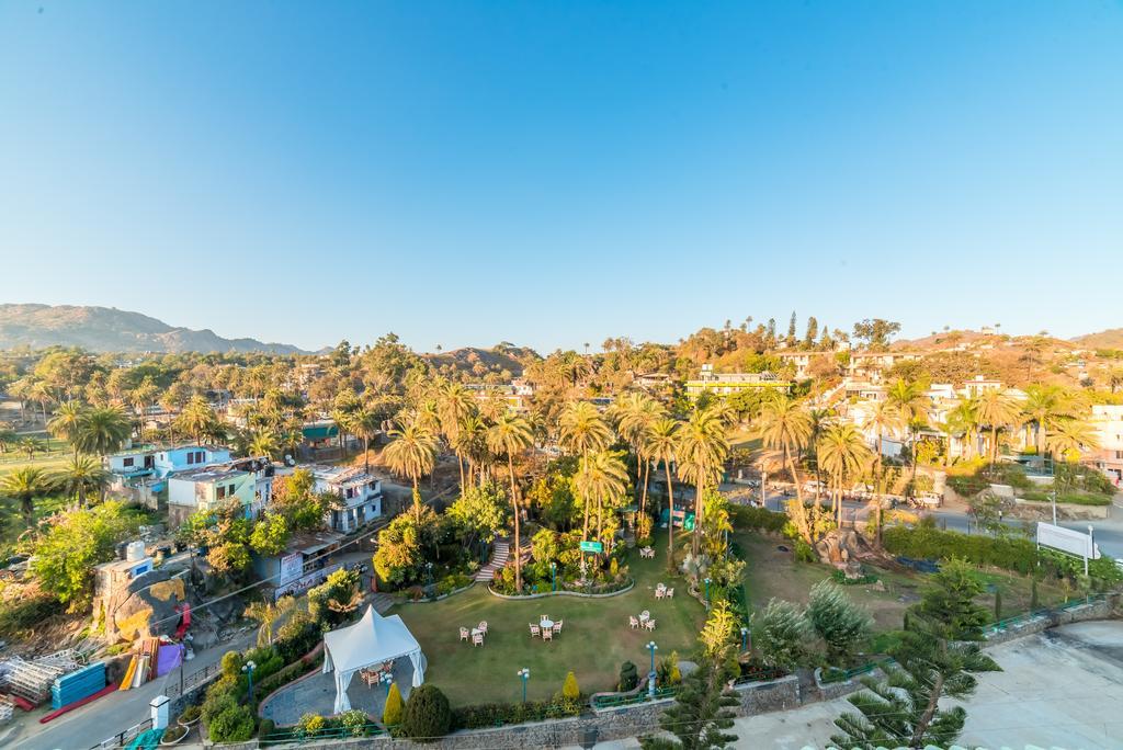 Hotel Hillock Маунт Абу Екстериор снимка