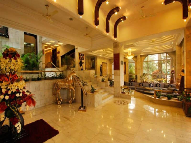 Hotel Hillock Маунт Абу Екстериор снимка