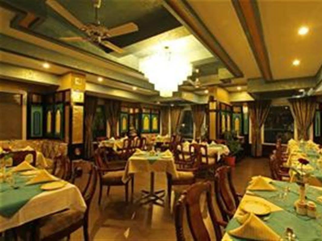 Hotel Hillock Маунт Абу Екстериор снимка